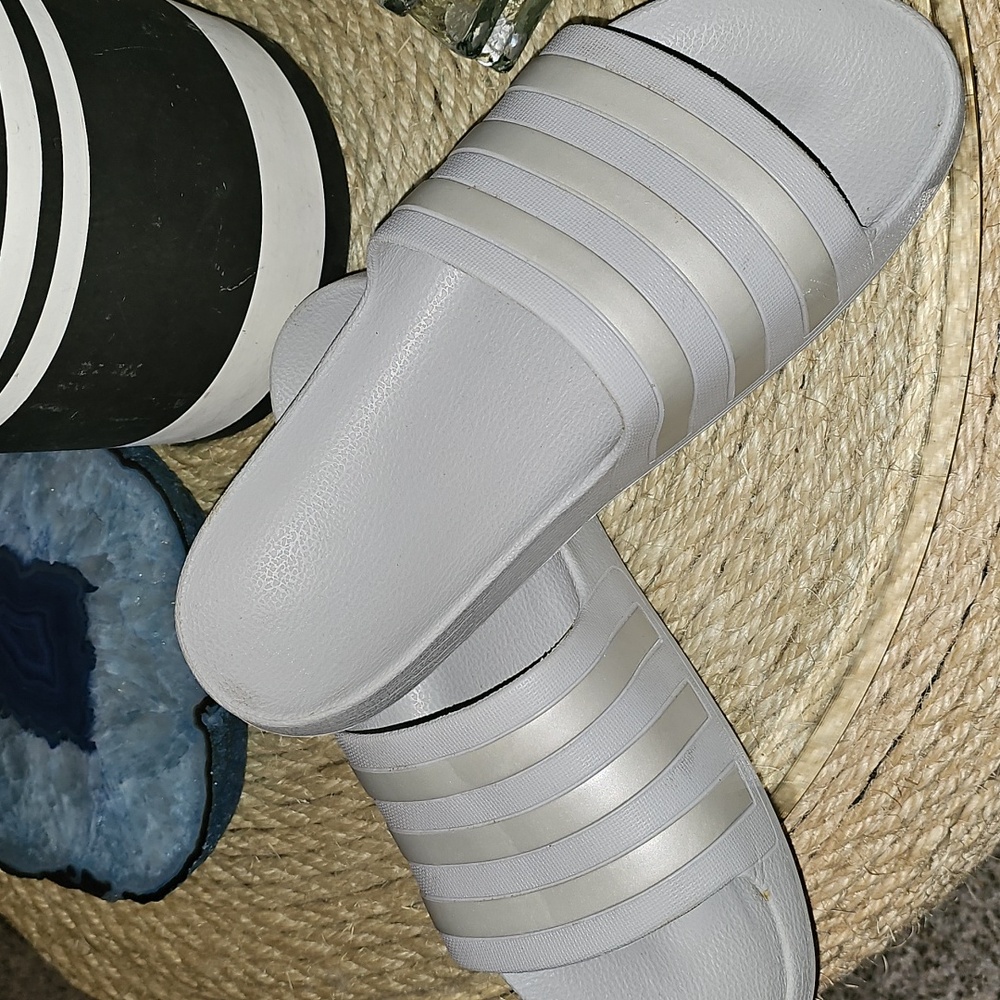 Adidas adilette silver grey 3 stripe sandals slides 9